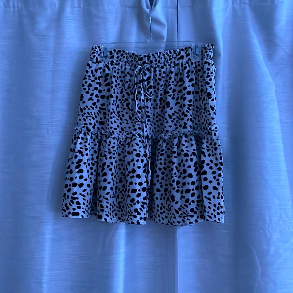 Black and White Flow Skirt